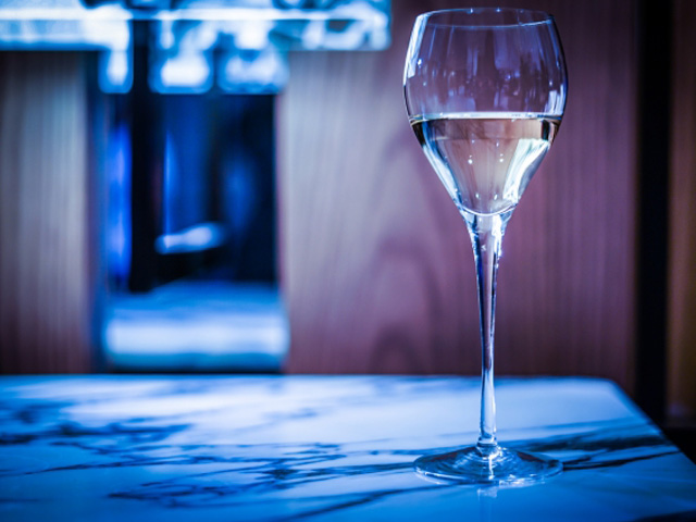 醸造家おすすめの「ワイングラスで日本酒」がおいしい理由とオススメ銘柄５選 - 福乃友蔵情報